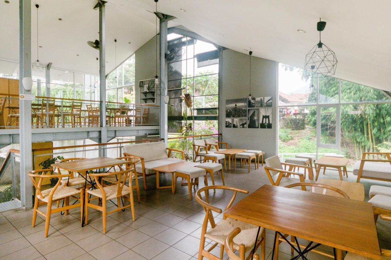 Oyo Life 3204 Beverly Park Bandung Kültér fotó